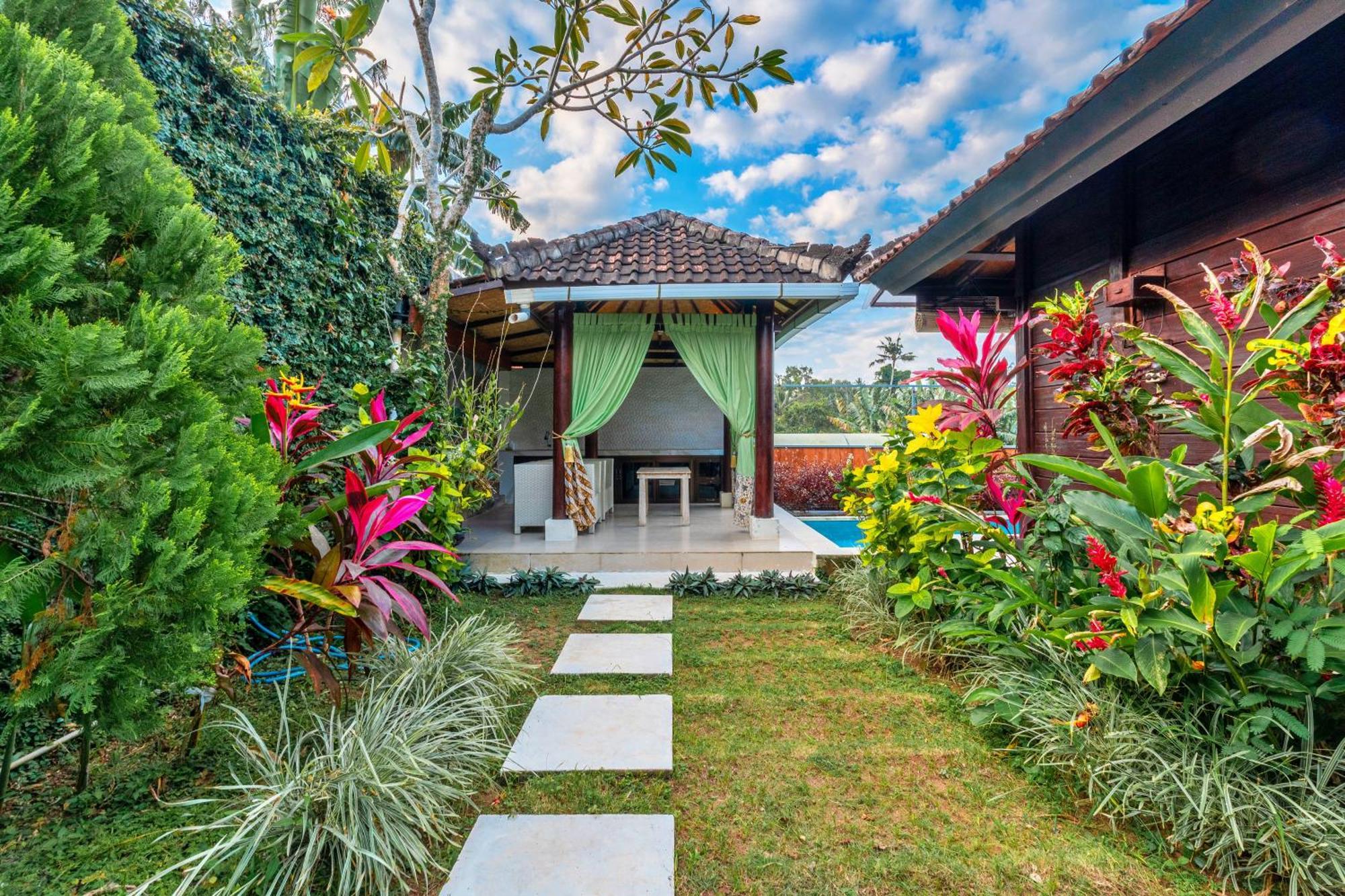 Sri Abi Ratu Villas Сукаваті Екстер'єр фото